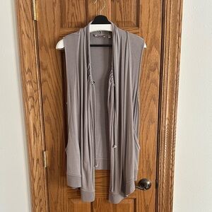 EUC❗️Athleta Gray Layering Vest